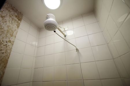 Apartamento para alugar com 65m², 2 quartos e sem vagaBanheiro