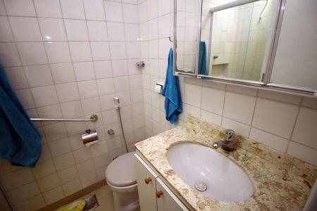 Apartamento para alugar com 65m², 2 quartos e sem vagaBanheiro