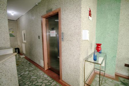 Apartamento para alugar com 65m², 2 quartos e sem vagaÁrea comum - Elevador