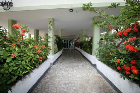 Apartamento para alugar com 65m², 2 quartos e sem vagaÁrea comum - Portaria