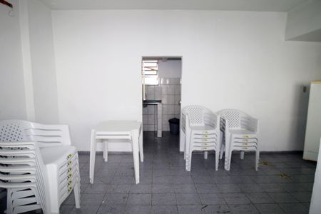 Apartamento para alugar com 65m², 2 quartos e sem vagaÁrea comum - Salão de festas