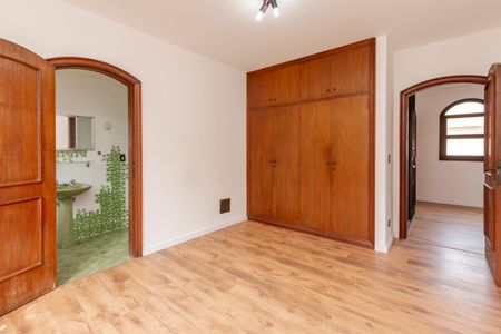 Casa para alugar com 393m², 4 quartos e 2 vagasSuíte 2