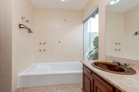 Casa para alugar com 393m², 4 quartos e 2 vagasBanheiro da Suíte 1