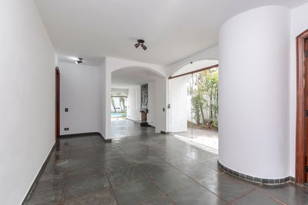 Casa para alugar com 393m², 4 quartos e 2 vagasSala