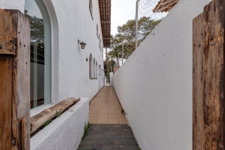 Casa para alugar com 393m², 4 quartos e 2 vagasCorredor Lateral