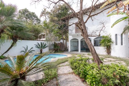 Casa para alugar com 393m², 4 quartos e 2 vagasPiscina