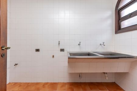 Casa para alugar com 393m², 4 quartos e 2 vagasÁrea de Serviço