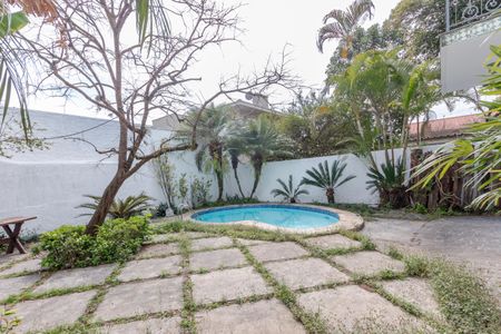 Casa para alugar com 393m², 4 quartos e 2 vagasPiscina