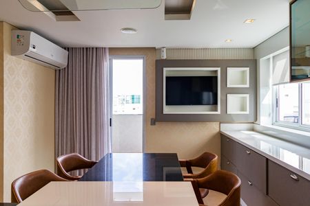 Apartamento à venda com 220m², 3 quartos e 3 vagasCozinha