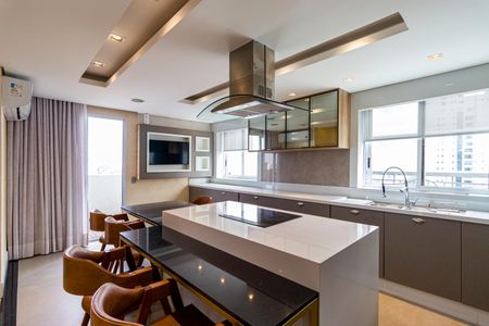 Apartamento à venda com 220m², 3 quartos e 3 vagasCozinha