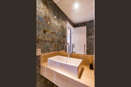 Apartamento à venda com 220m², 3 quartos e 3 vagasLavabo