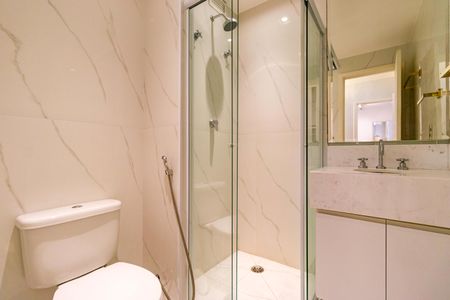 Apartamento à venda com 220m², 3 quartos e 3 vagasBanheiro da Suíte 2