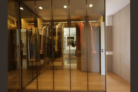 Apartamento para alugar com 180m², 2 quartos e 3 vagasCloset da suíte 1