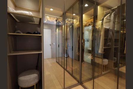 Apartamento para alugar com 180m², 2 quartos e 3 vagasCloset da suíte 1