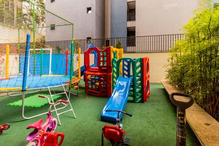 Apartamento para alugar com 120m², 3 quartos e 2 vagas Apartamento para alugar com 120m², 3 quartos e 2 vagasPlayground