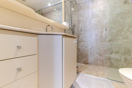 Apartamento para alugar com 120m², 3 quartos e 2 vagas Apartamento para alugar com 120m², 3 quartos e 2 vagasBanheiro Social