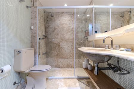 Apartamento para alugar com 120m², 3 quartos e 2 vagas Apartamento para alugar com 120m², 3 quartos e 2 vagasBanheiro da Suíte