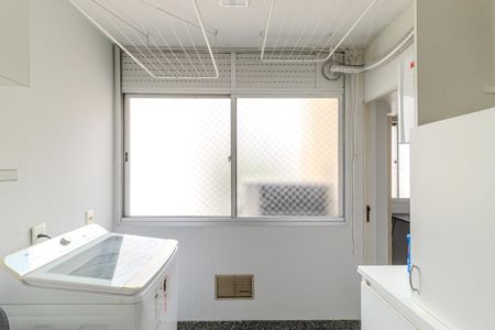 Apartamento para alugar com 120m², 3 quartos e 2 vagas Apartamento para alugar com 120m², 3 quartos e 2 vagasÁrea de Serviço