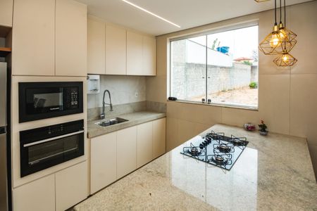 Casa para alugar com 140m², 3 quartos e 2 vagasCozinha
