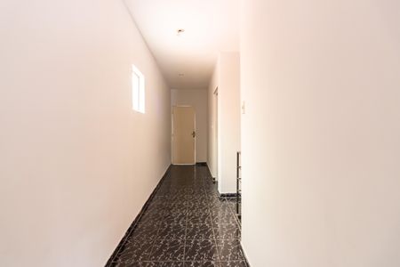 Casa à venda com 150m², 4 quartos e 1 vaga Casa à venda com 150m², 4 quartos e 1 vagaCorredor