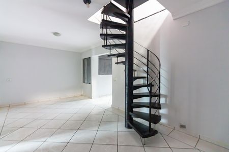 Sala de casa para alugar com 4 quartos, 150m² em Bandeiras, Osasco