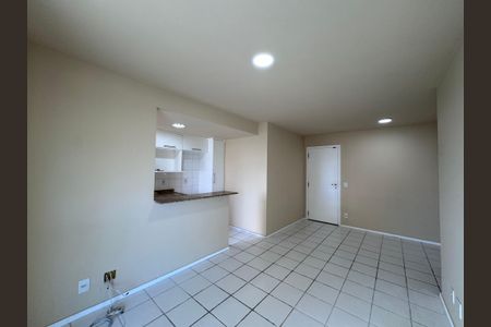Apartamento à venda com 69m², 2 quartos e 1 vaga Apartamento à venda com 69m², 2 quartos e 1 vagaSala