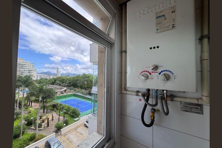Apartamento à venda com 69m², 2 quartos e 1 vaga Apartamento à venda com 69m², 2 quartos e 1 vagaCozinha e Área de Serviço