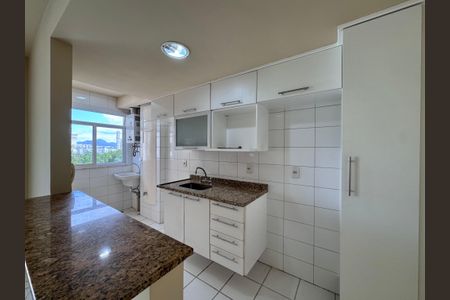 Apartamento à venda com 69m², 2 quartos e 1 vaga Apartamento à venda com 69m², 2 quartos e 1 vagaCozinha e Área de Serviço