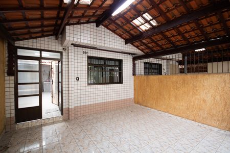 Casa para alugar com 69m², 2 quartos e 2 vagas Casa para alugar com 69m², 2 quartos e 2 vagasGaragem
