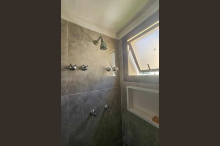 Apartamento para alugar com 63m², 1 quarto e 2 vagas Apartamento para alugar com 63m², 1 quarto e 2 vagasBanheiro da Suíte