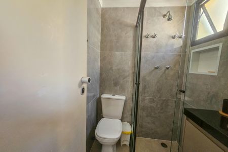 Apartamento para alugar com 63m², 1 quarto e 2 vagas Apartamento para alugar com 63m², 1 quarto e 2 vagasBanheiro da Suíte