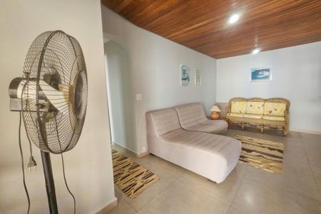 Sala de apartamento para alugar com 1 quarto, 63m² em Morro do Maluf, Guarujá
