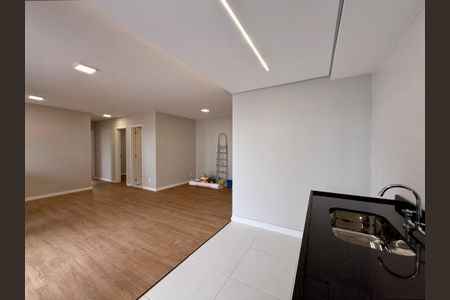 Apartamento para alugar com 109m², 3 quartos e 2 vagas Apartamento para alugar com 109m², 3 quartos e 2 vagasCozinha