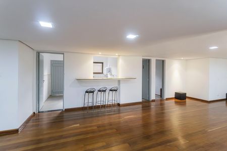 Apartamento para alugar com 250m², 3 quartos e 3 vagas Apartamento para alugar com 250m², 3 quartos e 3 vagasÁrea comum - Salão de festas