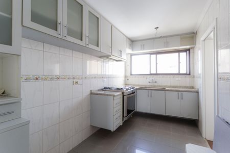 Apartamento para alugar com 250m², 3 quartos e 3 vagas Apartamento para alugar com 250m², 3 quartos e 3 vagasCozinha