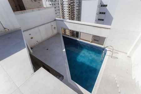 Apartamento para alugar com 250m², 3 quartos e 3 vagas Apartamento para alugar com 250m², 3 quartos e 3 vagasÁrea comum - Piscina