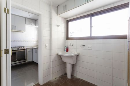 Apartamento para alugar com 250m², 3 quartos e 3 vagas Apartamento para alugar com 250m², 3 quartos e 3 vagasÁrea de Serviço