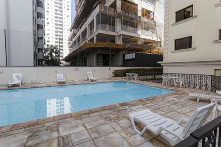 Apartamento para alugar com 250m², 3 quartos e 3 vagas Apartamento para alugar com 250m², 3 quartos e 3 vagasÁrea comum - Piscina