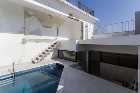 Apartamento para alugar com 250m², 3 quartos e 3 vagas Apartamento para alugar com 250m², 3 quartos e 3 vagasÁrea comum - Piscina