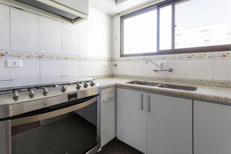 Apartamento para alugar com 250m², 3 quartos e 3 vagas Apartamento para alugar com 250m², 3 quartos e 3 vagasCozinha