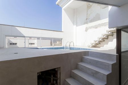 Apartamento para alugar com 250m², 3 quartos e 3 vagas Apartamento para alugar com 250m², 3 quartos e 3 vagasÁrea comum - Piscina