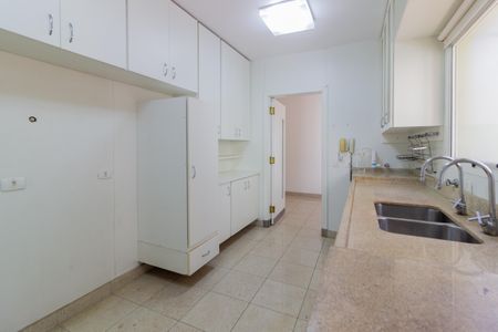 Apartamento à venda com 230m², 2 quartos e 3 vagasCozinha