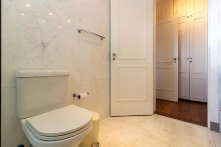 Apartamento à venda com 230m², 2 quartos e 3 vagas'Banheiro