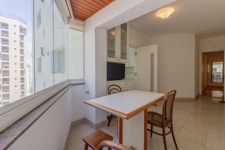 Apartamento à venda com 230m², 2 quartos e 3 vagasCozinha