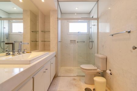 Apartamento à venda com 230m², 2 quartos e 3 vagasBanheiro