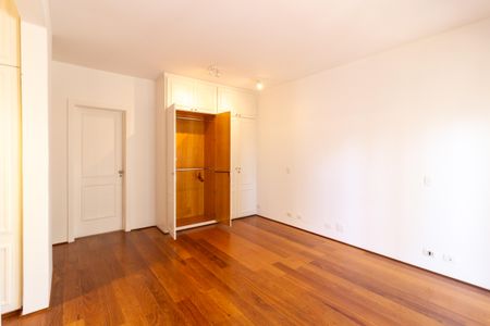 Apartamento à venda com 230m², 2 quartos e 3 vagasSuíte