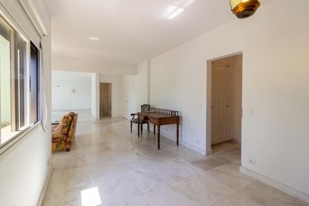 Apartamento à venda com 230m², 2 quartos e 3 vagasSala