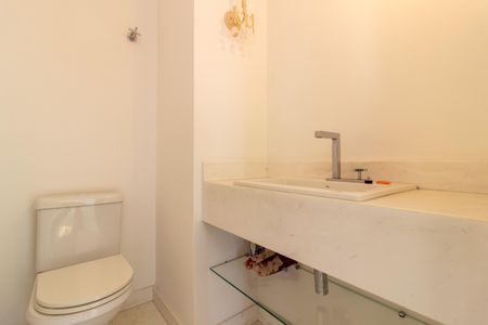 Apartamento à venda com 230m², 2 quartos e 3 vagasLavabo