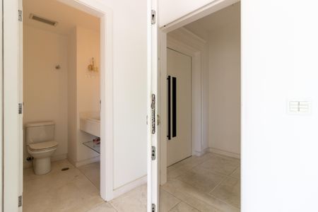 Apartamento à venda com 230m², 2 quartos e 3 vagasEntrada