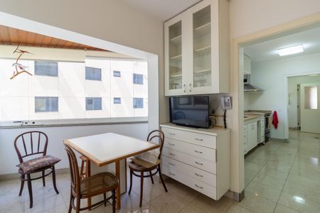 Apartamento à venda com 230m², 2 quartos e 3 vagasCozinha